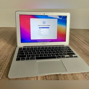 Apple MacBook Air 11” (2015) - Fully Functional, Light Cosmetic Wear